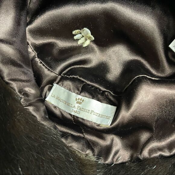 La Maison De La Fausse Fourrure  faux fur Winter Hat - Picture 4 of 4